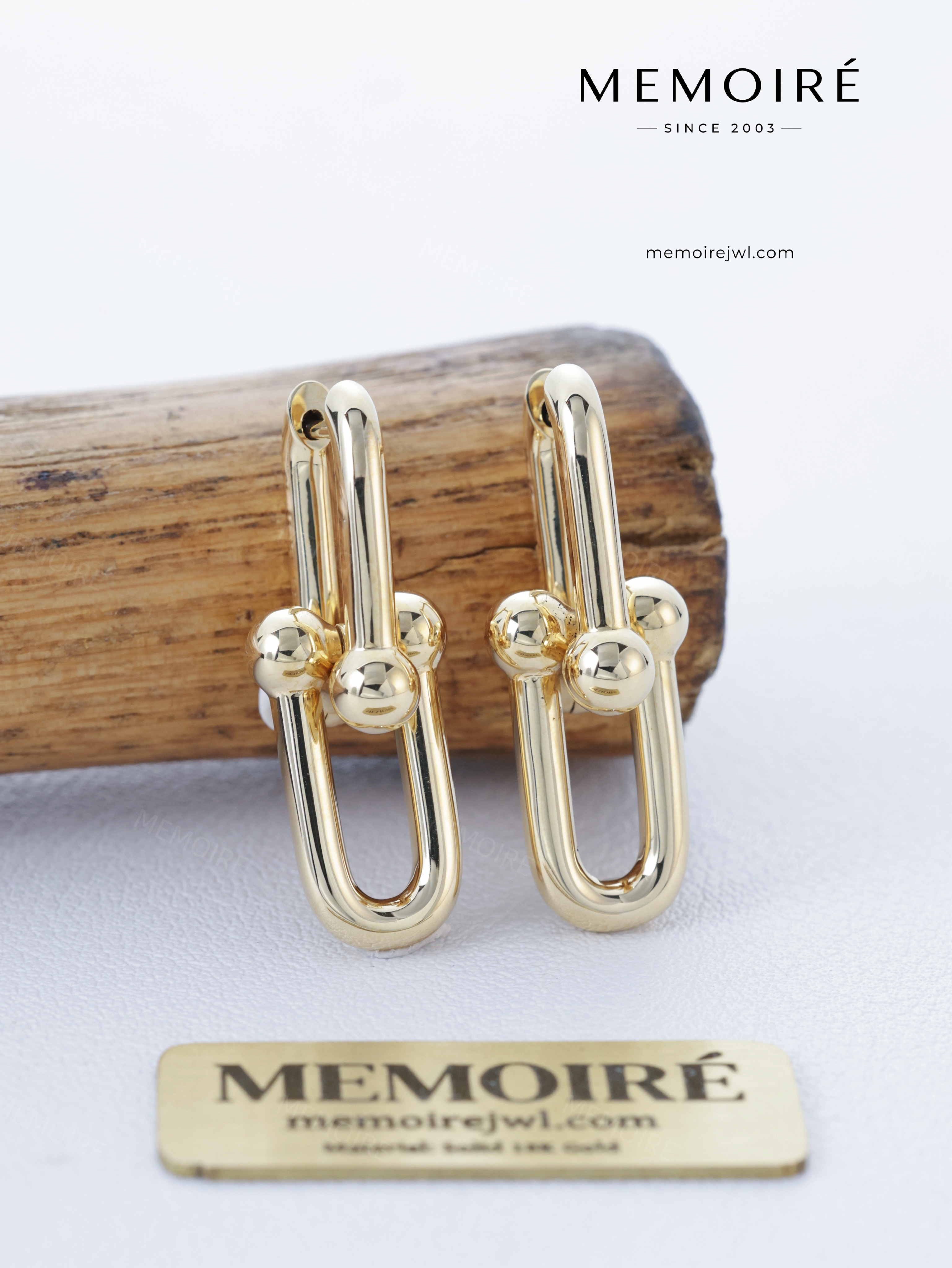 MEMOIRÉ 18K Yellow Gold Medium Plain U Horseshoe Earrings